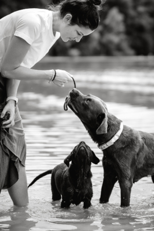 People-Shooting, Portraitfoto von junger Frau am sommerlichen Ammersee, Thielen Fotografie und Film