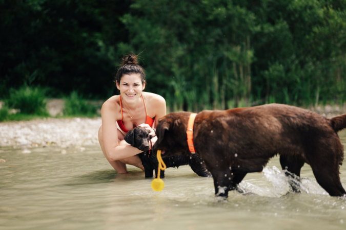 People-Shooting, Portraitfoto von junger Frau am sommerlichen Ammersee, Thielen Fotografie und Film