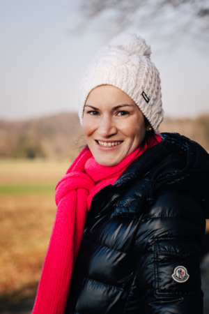People-Shooting, Portraitshooting von junger Frau in der Natur, Thielen Fotografie und Film