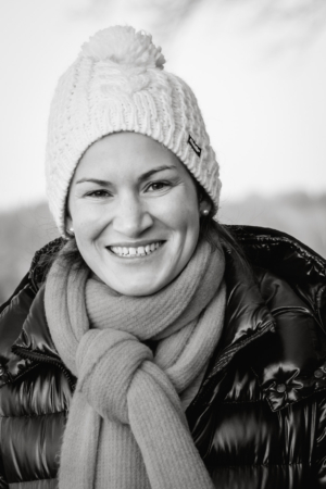 People-Shooting, Portraitshooting von junger Frau in der Natur, Thielen Fotografie und Film