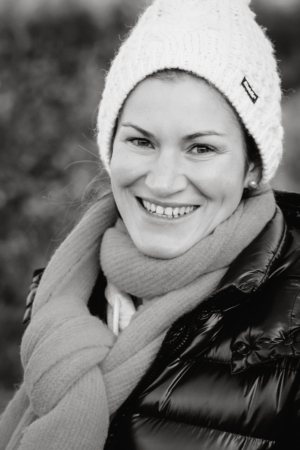 People-Shooting, Portraitshooting von junger Frau in der Natur, Thielen Fotografie und Film